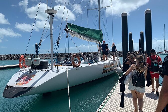 2-Night Whitsundays Sailing Cruise incl. Whitehaven Beach & Great Barrier Reef - Whitehaven Beach and its famous white sand