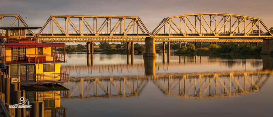 Adelaide Hills Tour with River Murray 3 Hour Lunch Cruise. - Mount Lofty gives you Adelaide from above