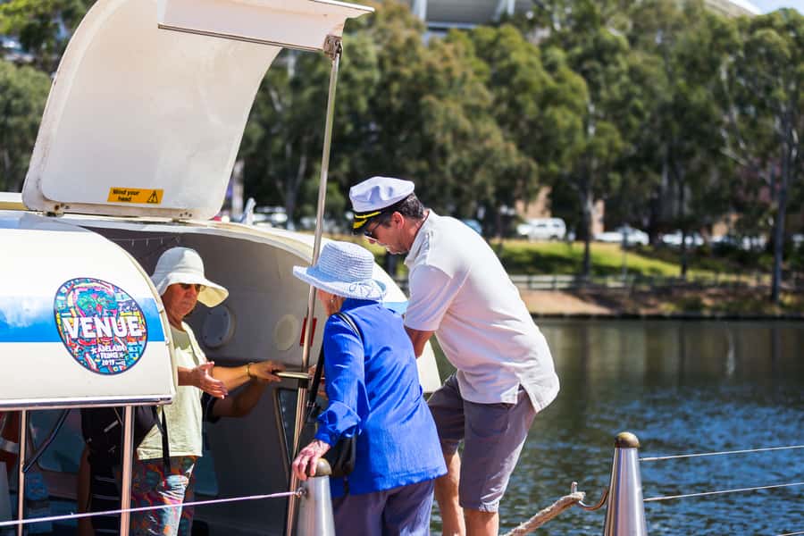 Adelaide: River Torrens Popeye Devonshire Tea Cruise - The final 15 minutes: questions, photos, and a slower finish