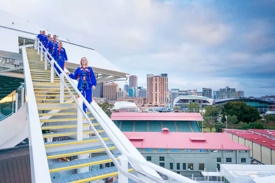 Adelaide: Rooftop Climbing Experience of the Adelaide Oval - The 50 metre lean out