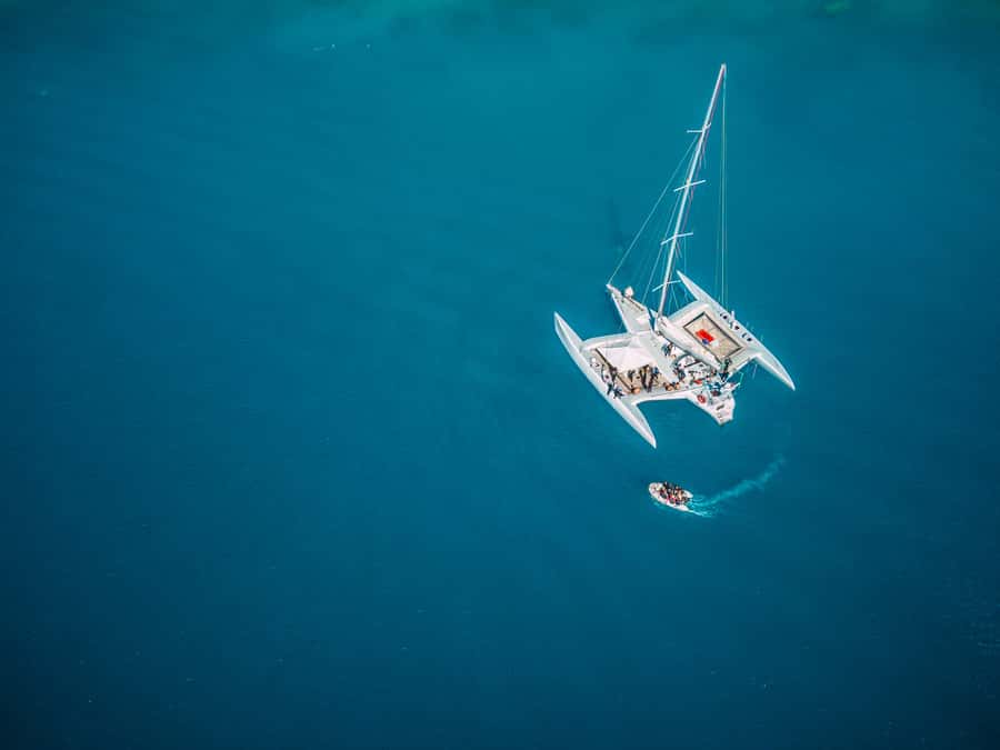 Airlie Beach: 2-Day Whitsunday Islands Sailing Snorkel Tour - Nights on Avatar: stars, blue lights, and basic cabins