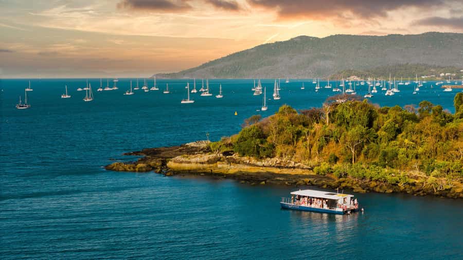 Airlie Beach: 2-Hour Sunset Cruise with Sparkling Wine - Sunset Views From a Covered Catamaran