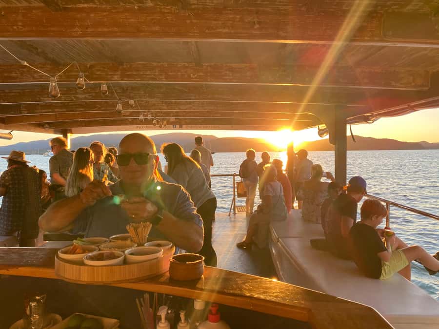 Airlie Beach: 2-Hour Sunset Cruise with Sparkling Wine - Is Two Hours Enough?