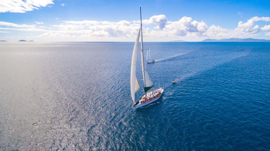 Airlie Beach: 2-Night Whitsundays Sailing Trip with Meals - Key points at a glance
