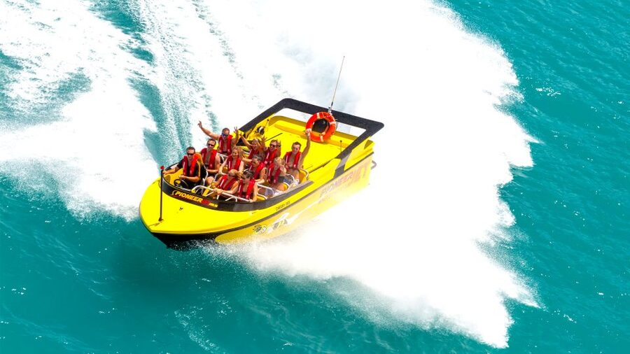 Airlie Beach: 30-Minute Jet Boat Ride - 360 spins, drifts, and power stops