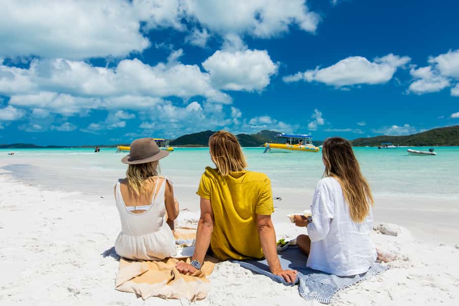 Airlie Beach: Snorkel, Hill Inlet Lookout & Whitehaven Beach - What lunch and onboard purchases really involve