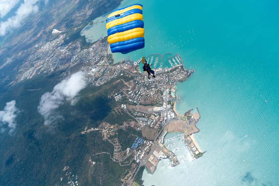 Airlie Beach: Tandem Skydive over the Whitsundays - Should you book the Airlie Beach jump?