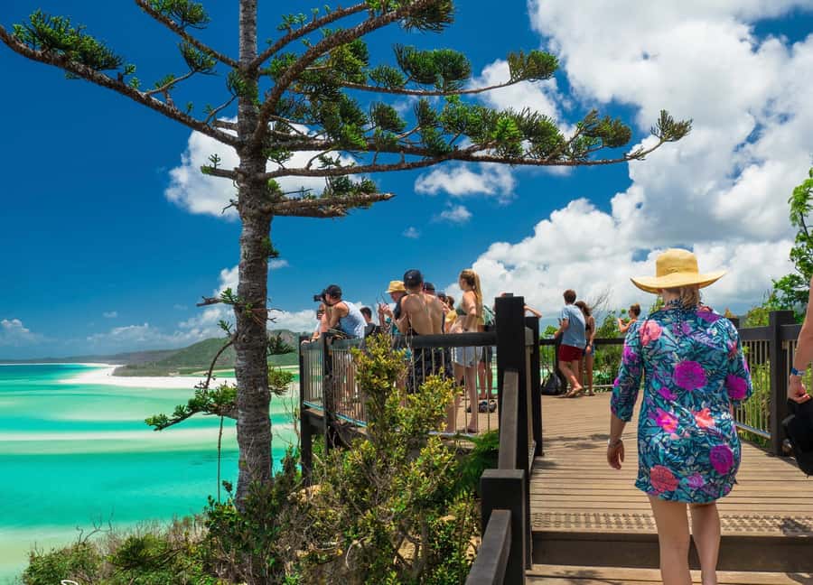 Airlie Beach: Whitehaven Beach Cruise and Hill Inlet - A beach barbecue with real time to eat