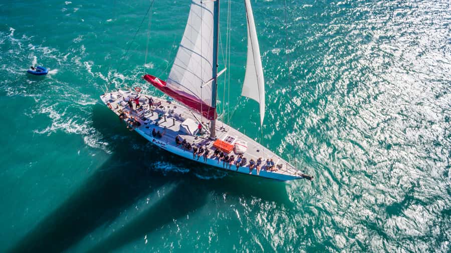 Airlie Beach: Whitsunday Islands 2-Day Sailing Tour - Reef snorkeling with time to look around