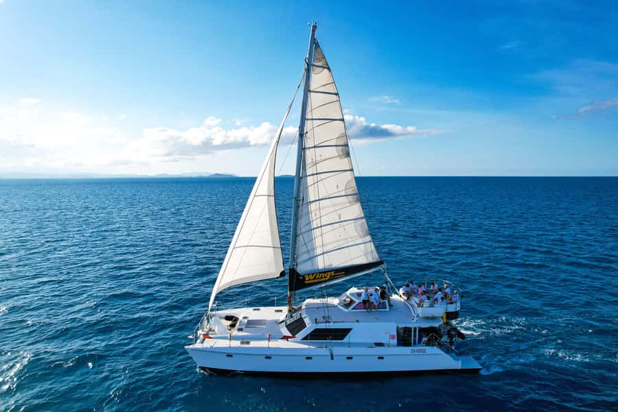 Airlie Beach: Whitsunday Islands Sailing, SUP & Snorkel Tour - Snorkeling near Hook Island