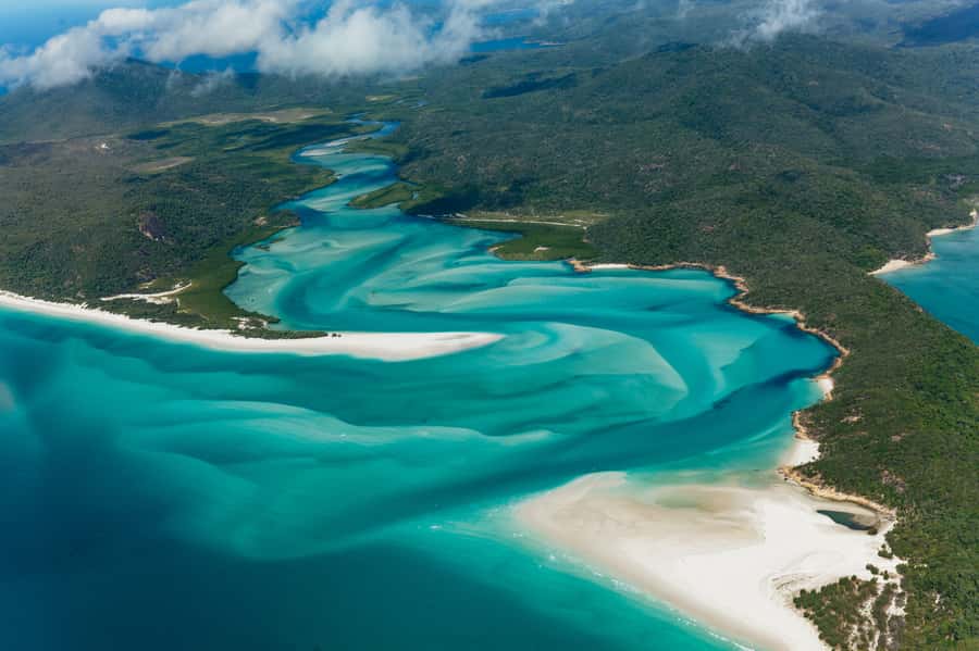 Airlie Beach: Whitsundays & Heart Reef Scenic Flight - The Great Barrier Reef and Heart Reef passes