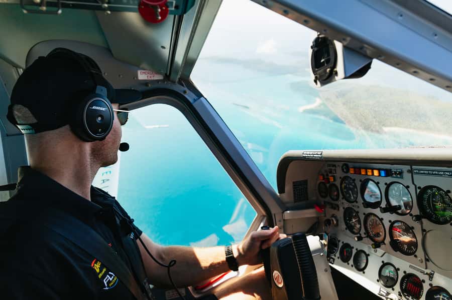 Airlie Beach: Whitsundays & Heart Reef Scenic Flight - Photography tips for the big-window view