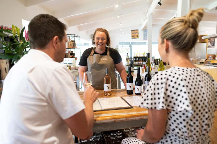 Barossa Valley: Maggie Beer's Wine Tasting & Cheese Platter - The wine tasting: a small group with room for questions