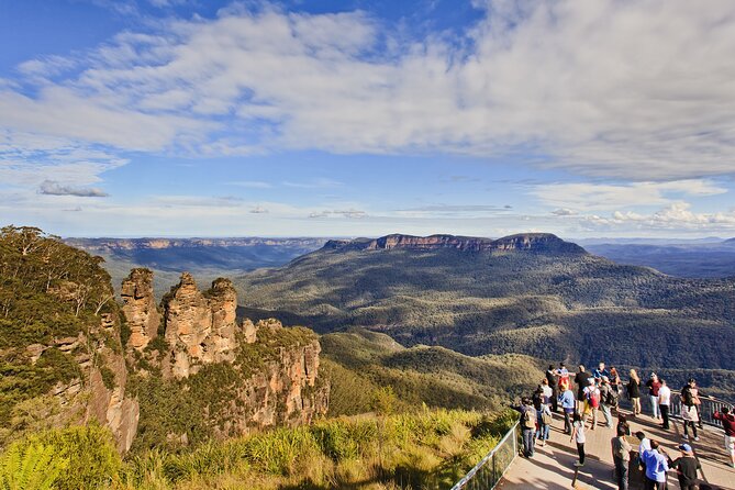 Blue Mountains Adventure w Scenic World, Zoo, Koala Photo & Ferry - Three lookouts, three different views