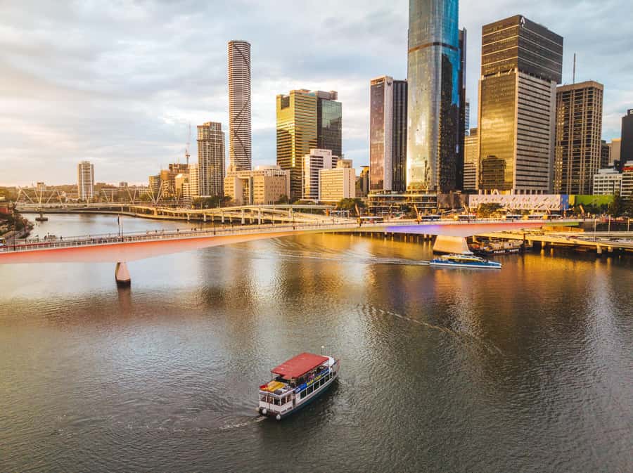 Brisbane: Midday 1.5-Hour Sightseeing Cruise 12.30pm-2.00pm - Choosing Between the Upper Deck and Indoor Seating