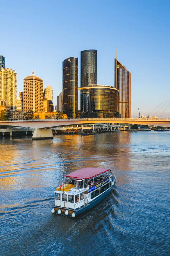 Brisbane: Morning Sightseeing Cruise: 10:30am-12pm (90min) - How the commentary affects the experience