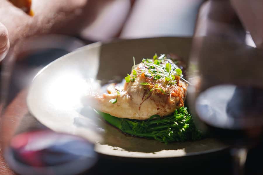 Brisbane: Tamborine Wine & Distillery Tour - Gallery Walk is your lunch and wandering hour