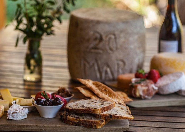 Bruny Island Traveller - Gourmet Tasting and Sightseeing Day Trip from Hobart - Honey, chocolate, fudge, and small sweet stops