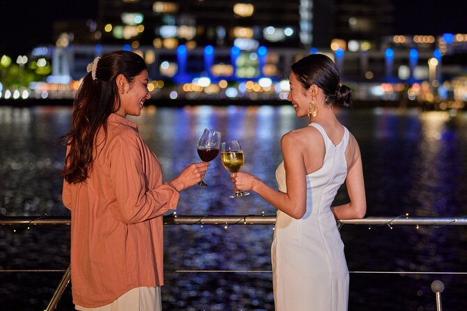 Cairns Catamaran Harbour and Dinner Cruise - The key things to know before you book