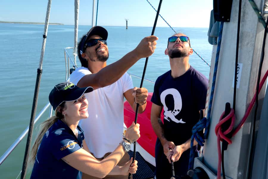 Cairns: Green Island & Great Barrier Reef Sailing Tour - Optional scuba sessions for beginners and certified swimmers