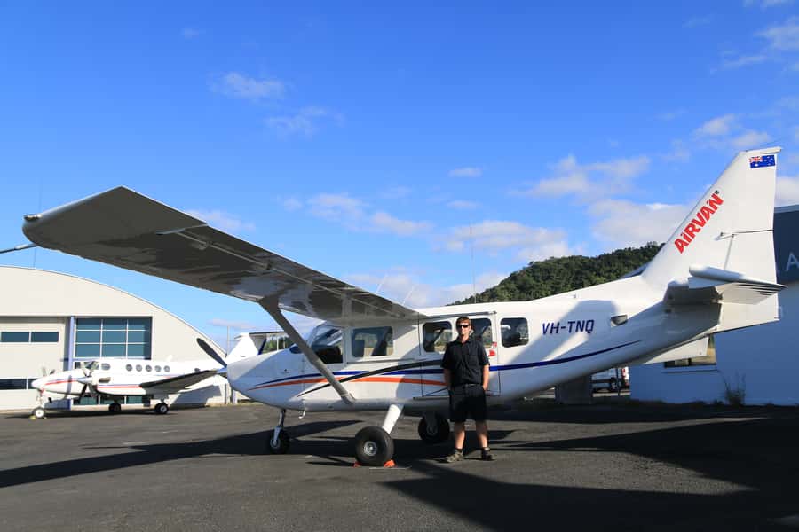 Cairns: Outer Edges of The Great Barrier Reef Scenic Flight - Key points to know before booking