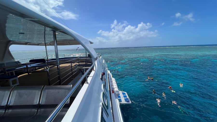 Cairns: Outer Great Barrier Reef Full-Day Tour with Lunch - Lunch with steak, prawns, and plenty of choice
