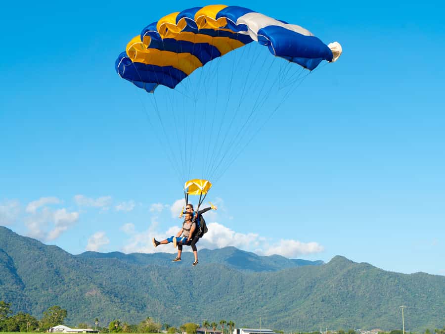 Cairns: Tandem Skydive Experience - The short training session