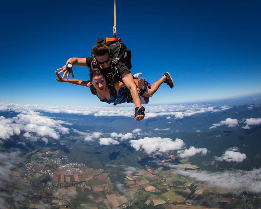 Cairns: Tandem Skydive Experience - The welcome, transfer, and small-group setup