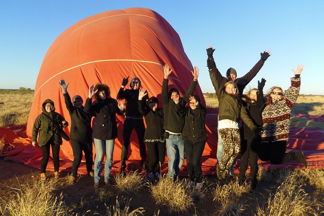 Early Morning Ballooning in Alice Springs - The pre-dawn pickup and the first cup of excitement