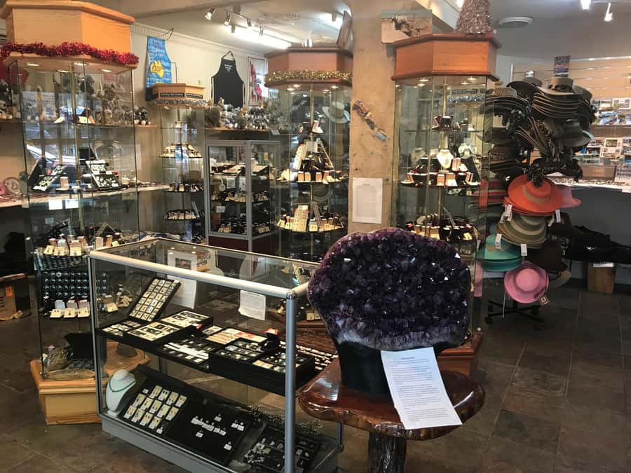 From Adelaide: Barossa to Hahndorf Wine Tasting and Lunch - What the guides add to the day