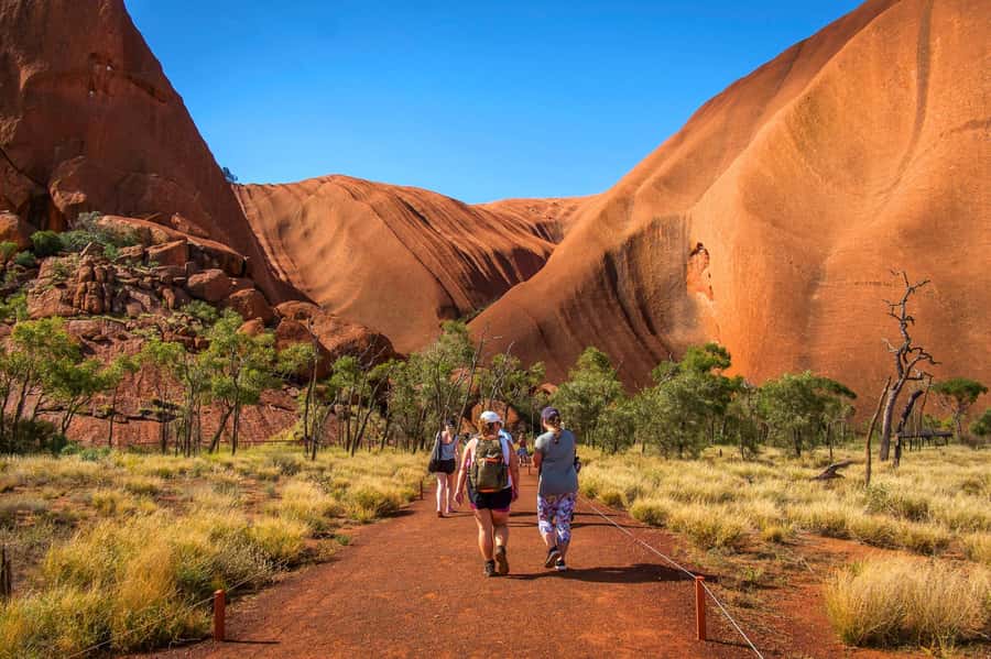 From Alice Springs: Day Trip to Uluru with BBQ Dinner - What the $254 price really covers
