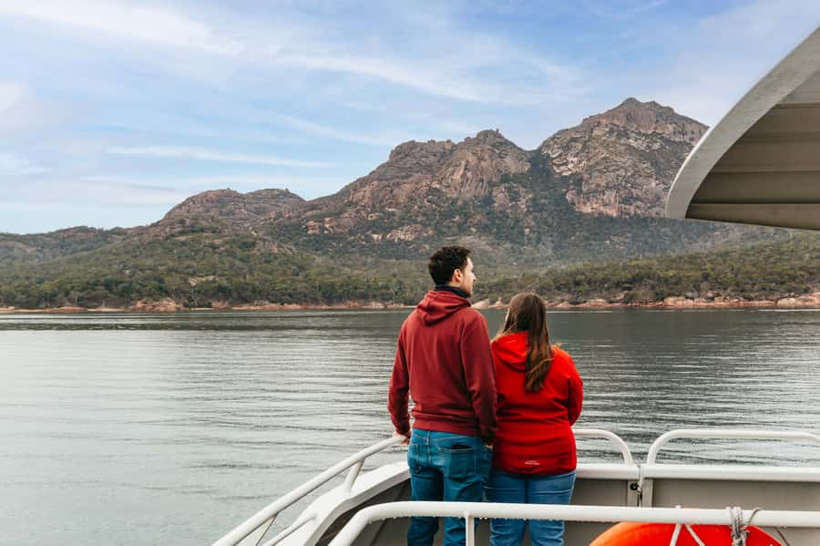 From Coles Bay: Wineglass Bay Cruise with Lunch - The route from Coles Bay to Freycinet’s granite coast