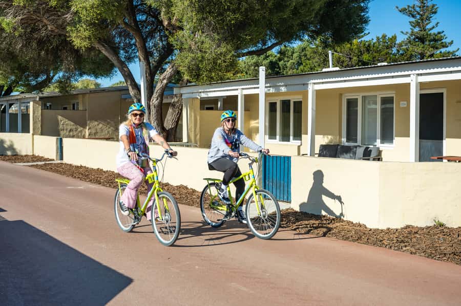 From Perth: Rottnest Island Full-Day Bike and Ferry Trip - Quokkas near the settlement