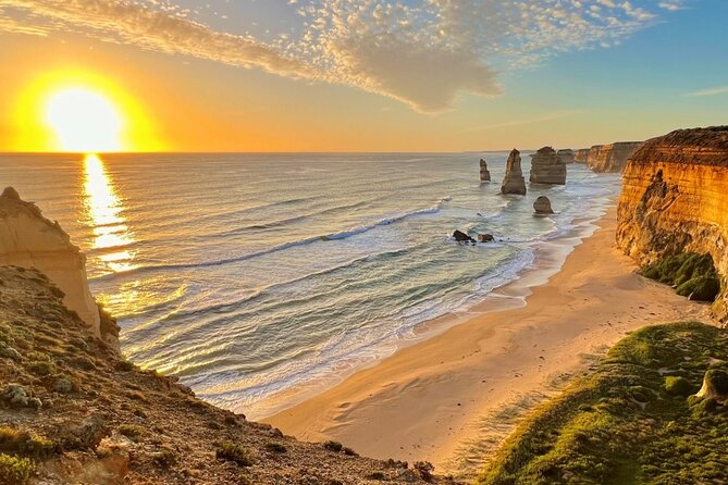 Full-Day Great Ocean Road and 12 Apostles Sunset Tour from Melbourne - What the guide adds to the experience