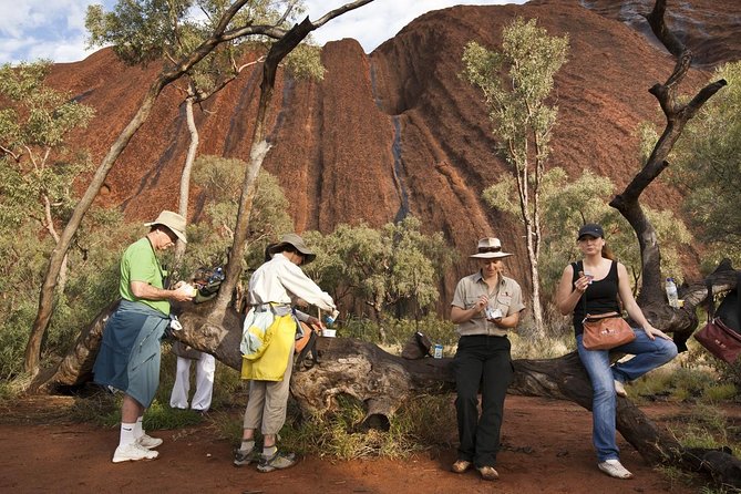 Full Uluru Base Walk at Sunrise Including breakfast - The pre-dawn pickup from Ayers Rock Resort