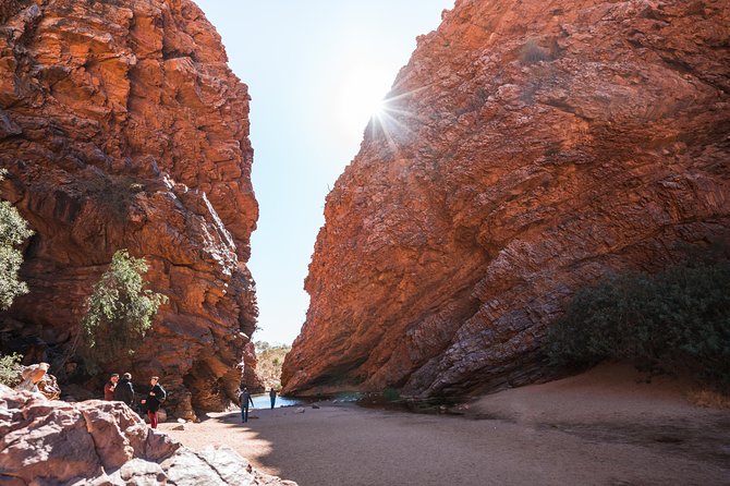 Full Uluru Base Walk at Sunrise Including breakfast - Breakfast beside Uluru