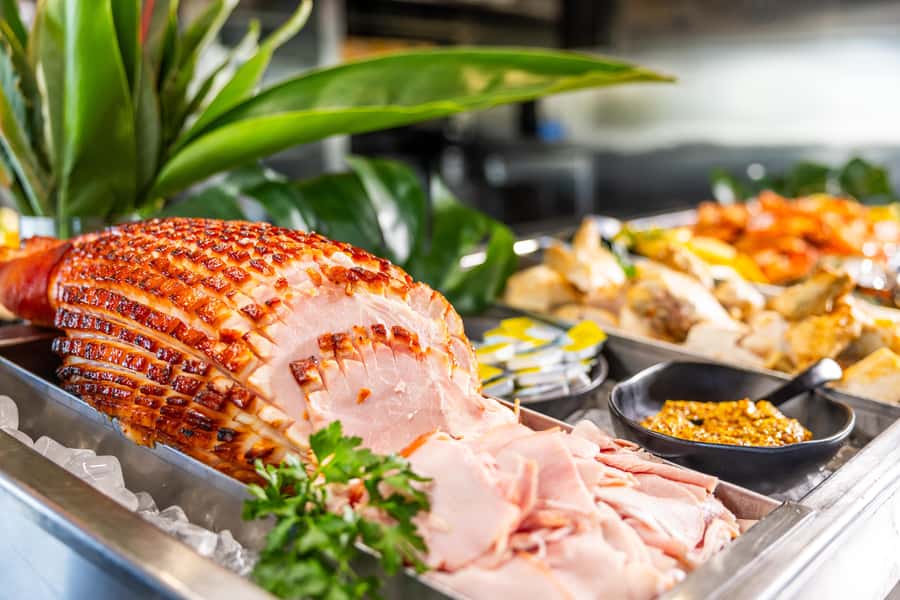 Gold Coast: Sightseeing Cruise with Buffet Lunch - Service, organisation, and the pace onboard