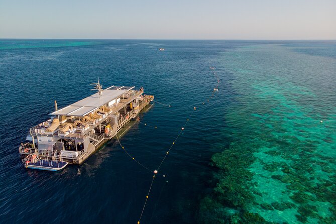 Great Barrier Reef Full Day Adventure - The 10-hour route from Airlie Beach to Reefworld