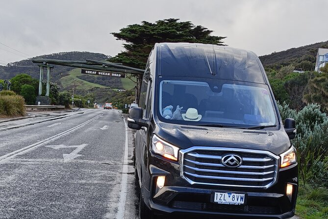 Great Ocean Road Tour Reverse –SML GRP-DLUX Mini Bus Hotel Pickup - Apollo Bay is lunch with a clock