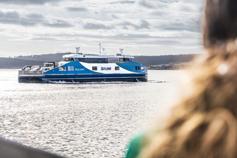 Hobart: Bruny Island Food, Sightseeing & Lighthouse Day Tour - Rainforest roads and South Bruny views