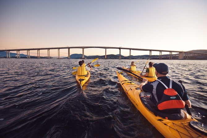 Hobart Kayak Tour - The unusual lunch: fish and chips from your kayak