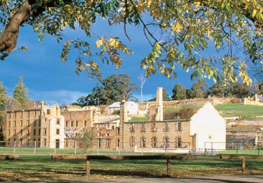 Hobart: Port Arthur & Tasman Park Full-Day Trip with Cruise - The bus ride from Hobart to Richmond
