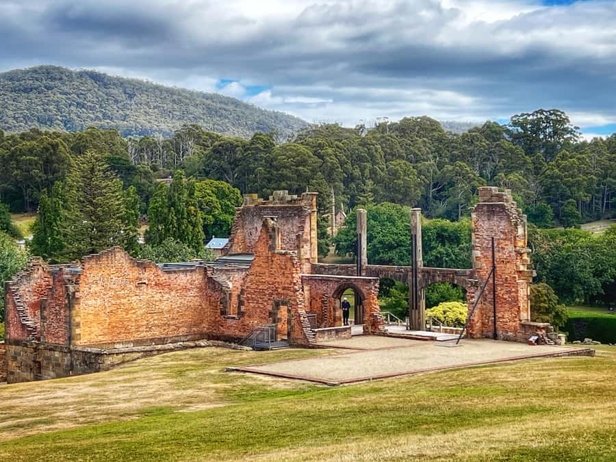 Hobart: Port Arthur & Tasman Park Full-Day Trip with Cruise - Remarkable Cave and the route home