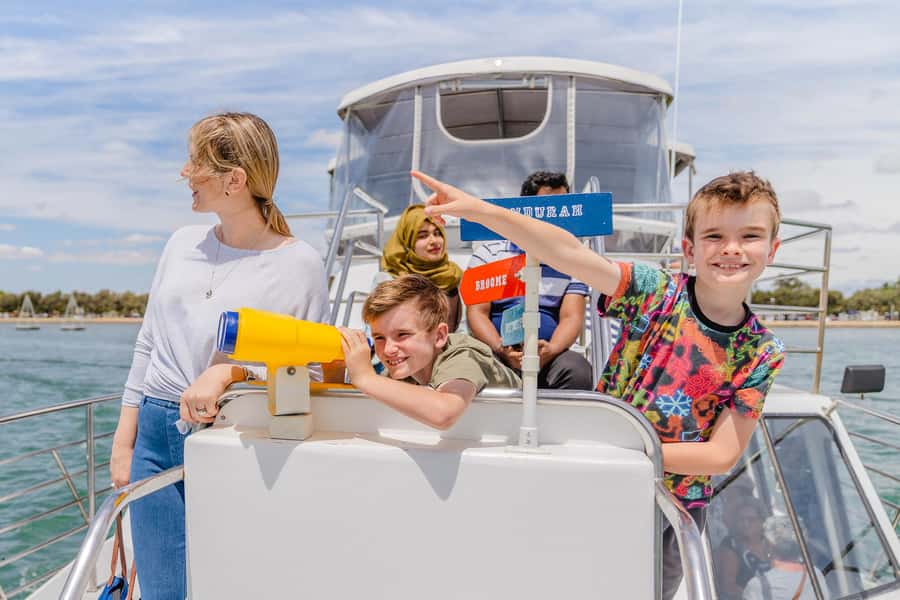 Mandurah: Dolphin and Views Cruise - From the jetty to the first dolphin search