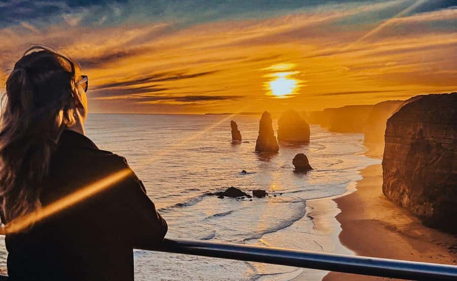Melbourne: 12 Apostles Sunset Tour - Less Crowds - The Memorial Arch and Lorne