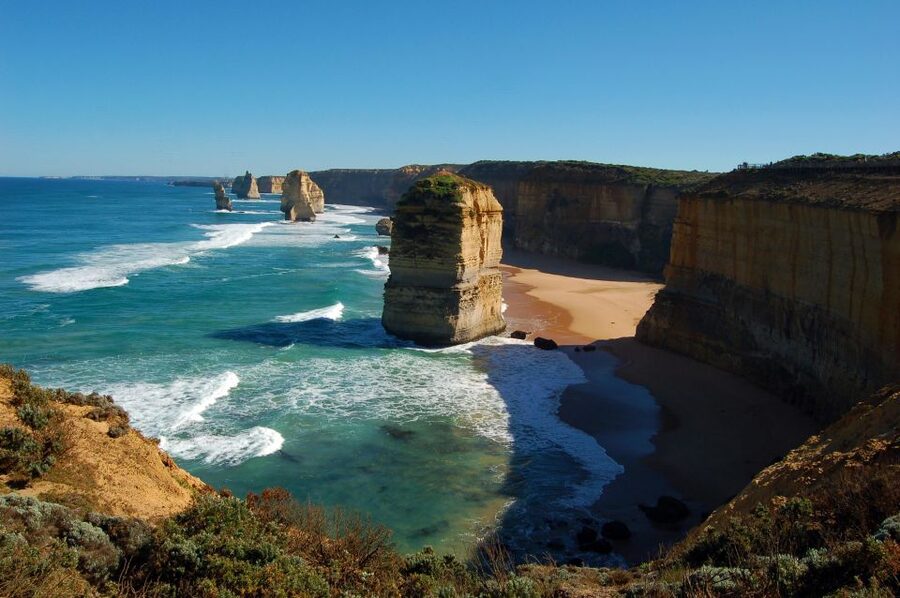 Melbourne: Great Ocean Road Extended–Top Stops&London Bridge - Apollo Bay gives you a proper pause