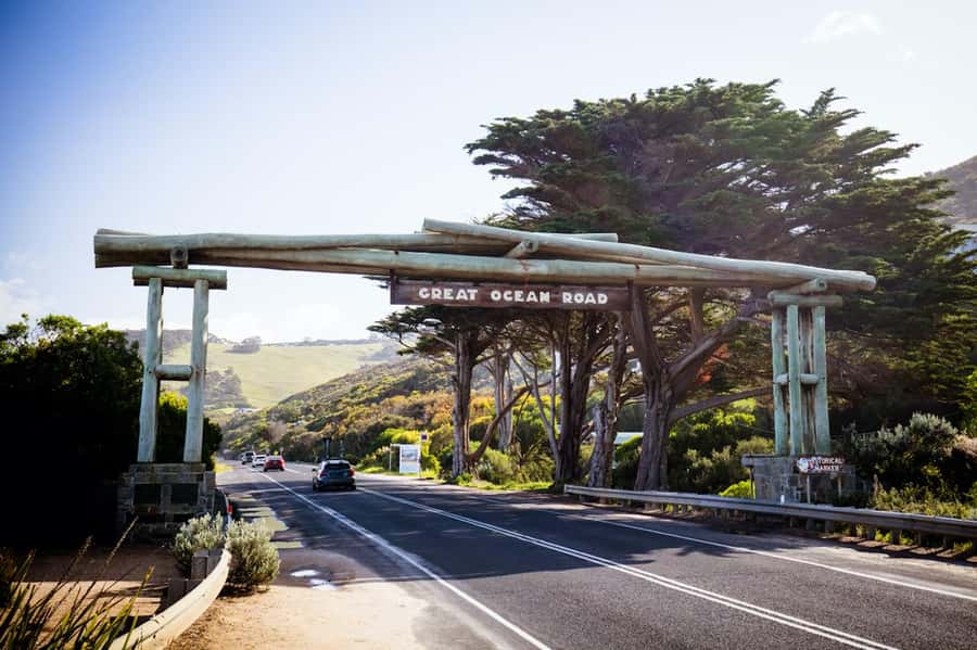 Melbourne: Great Ocean Road & Iconic Coastal Views Day Tour - Anglesea and the first coastal views
