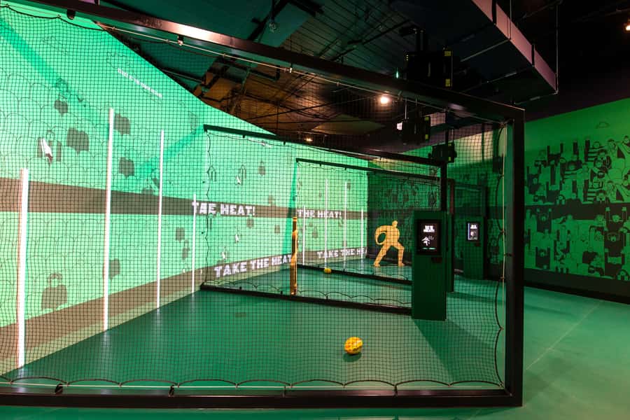 Melbourne: MCG and Australian Sports Museum Guided Tour - Changing rooms, viewing room and media centre