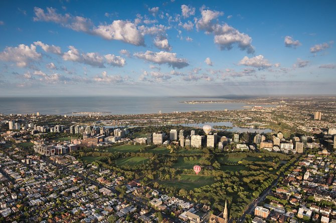 Melbourne sunrise balloon flight & champagne breakfast - Why Melbourne looks best from a balloon basket