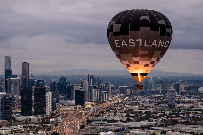 Melbourne sunrise balloon flight & champagne breakfast - What the basket and burners are really like